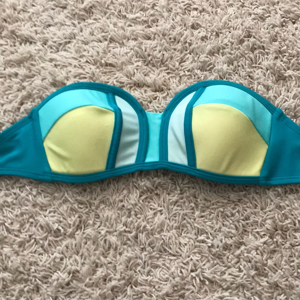Bathing suit - Picture 2 of 4